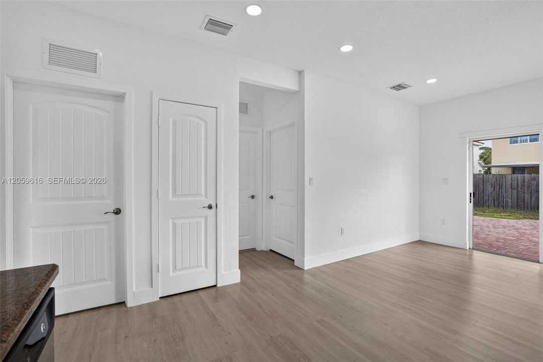 На продажу: $649,990 (4 спален, 3 ванн, 2061 Квадратных фут)