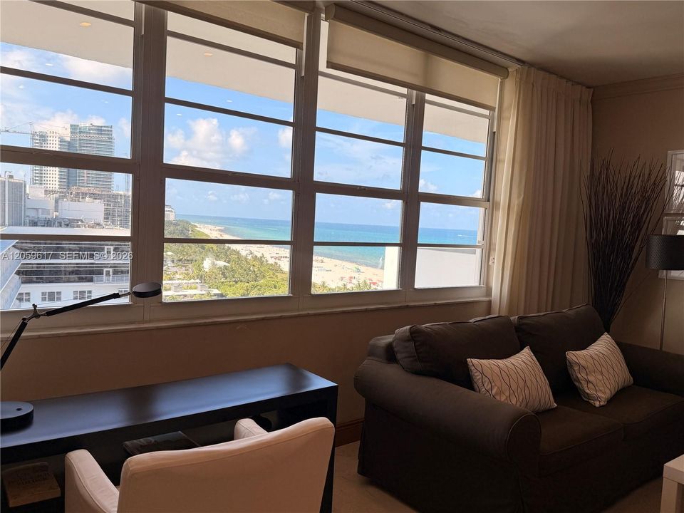 For Rent: $2,800 (0 beds, 1 baths, 565 Square Feet)