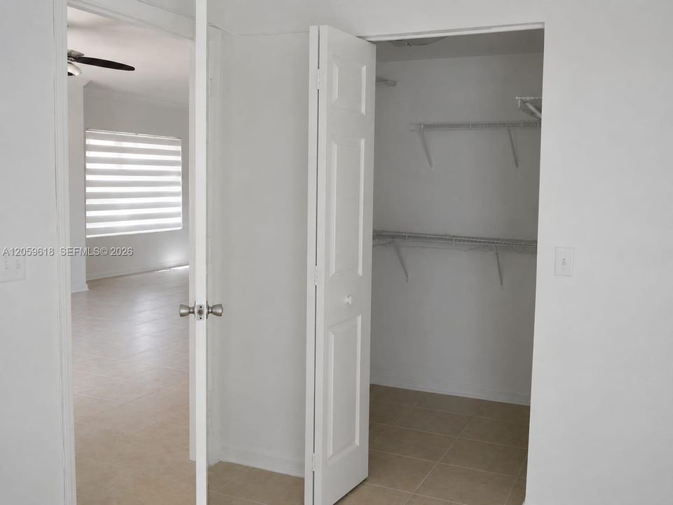 For Sale: $359,000 (2 beds, 2 baths, 1080 Square Feet)