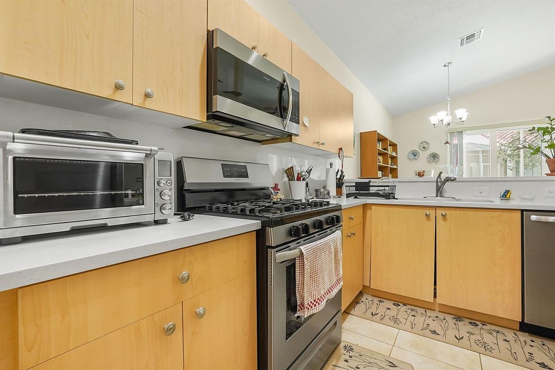 08 Kitchen 03