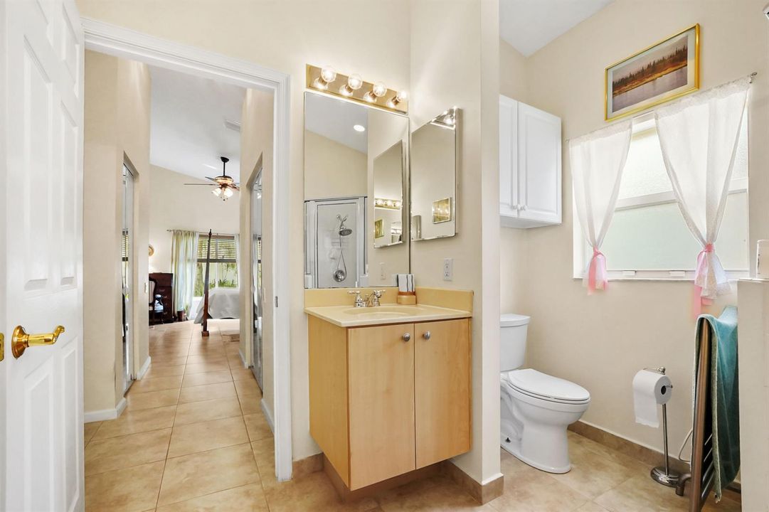 17 Bedroom 02