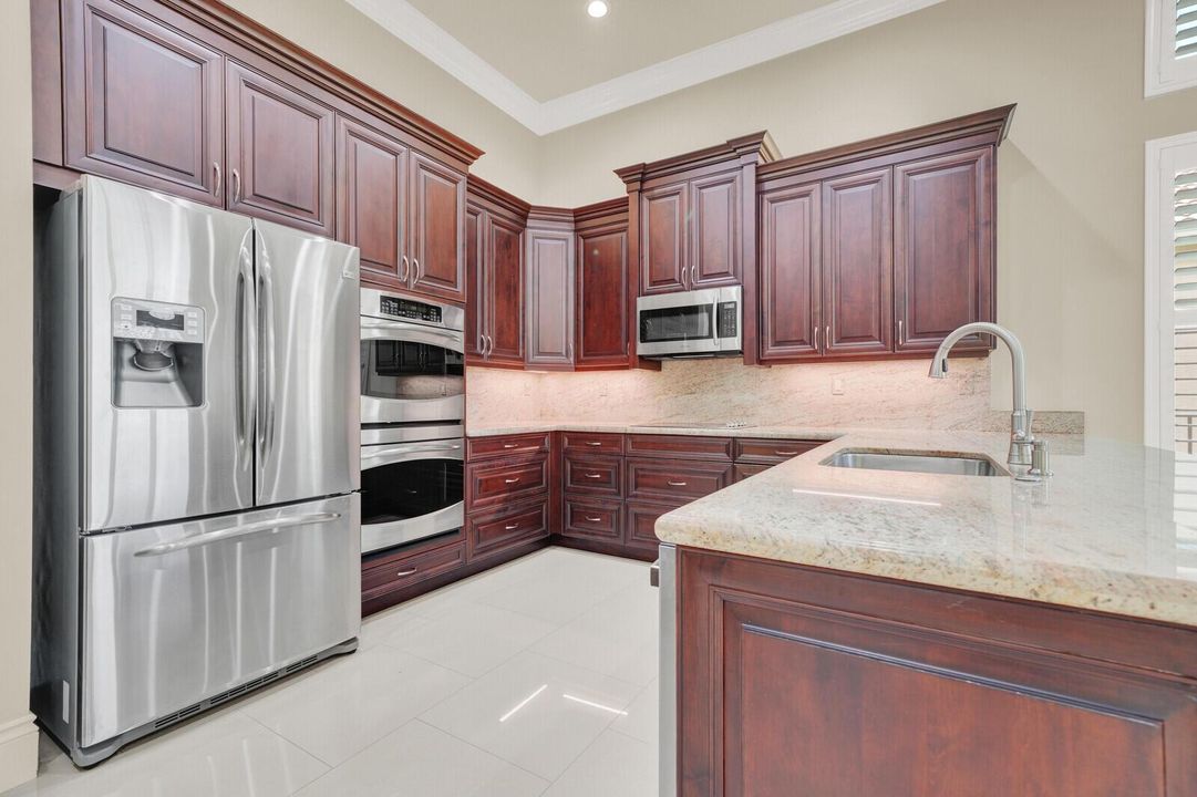 Spacious Gourmet Kitchen