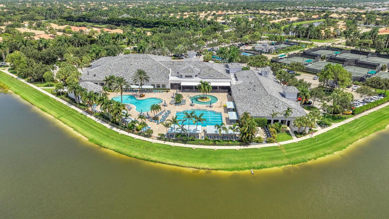 Renovated, Resort-inspired clubhouse