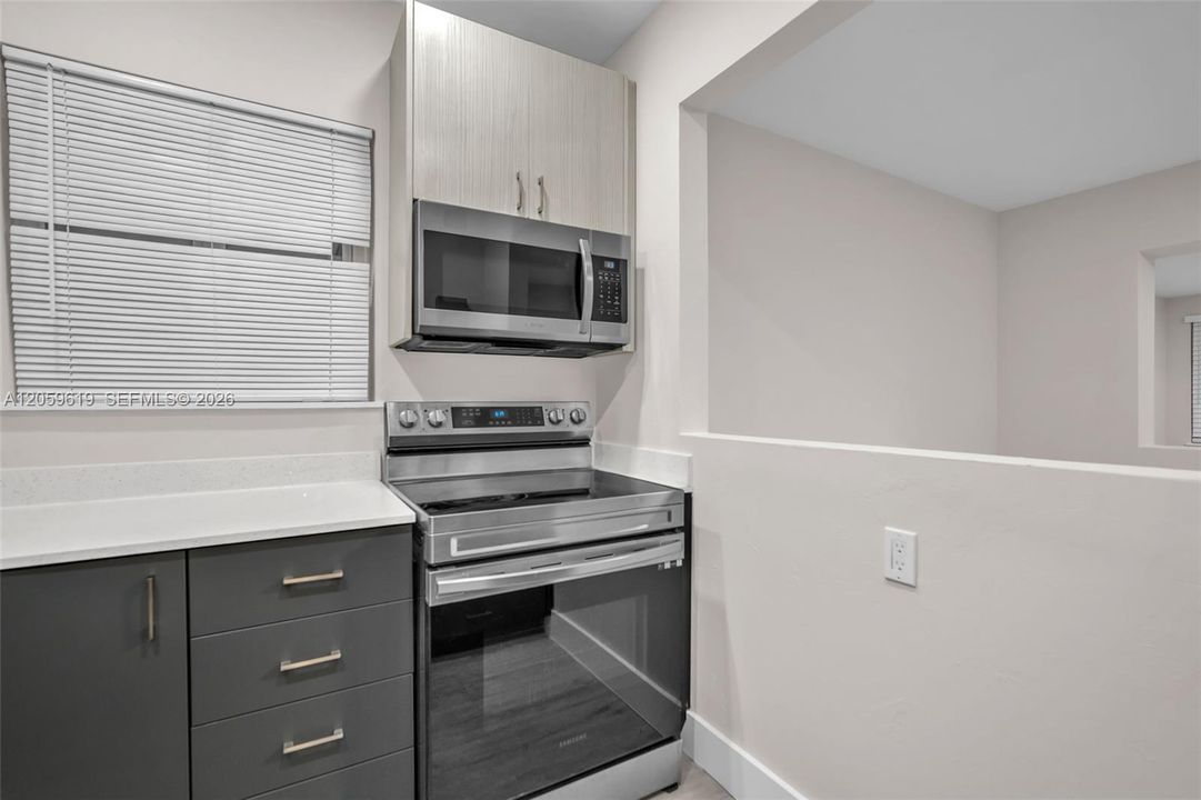 В аренду: $2,950 (3 спален, 1 ванн, 2542 Квадратных фут)