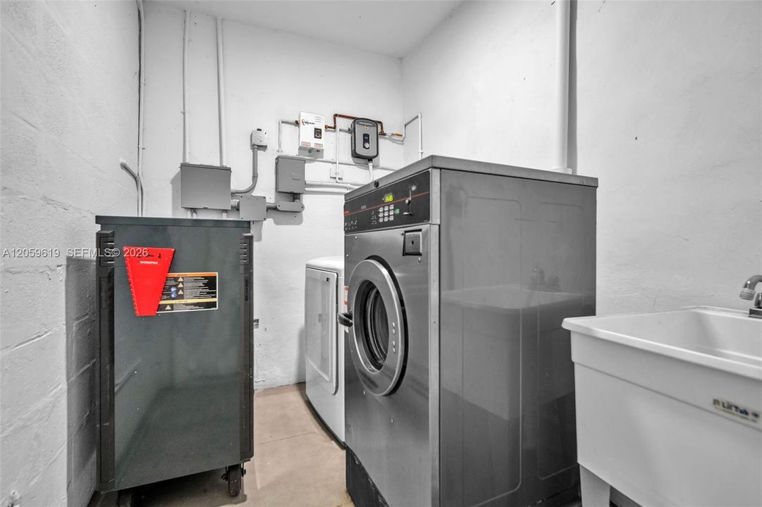 В аренду: $2,950 (3 спален, 1 ванн, 2542 Квадратных фут)