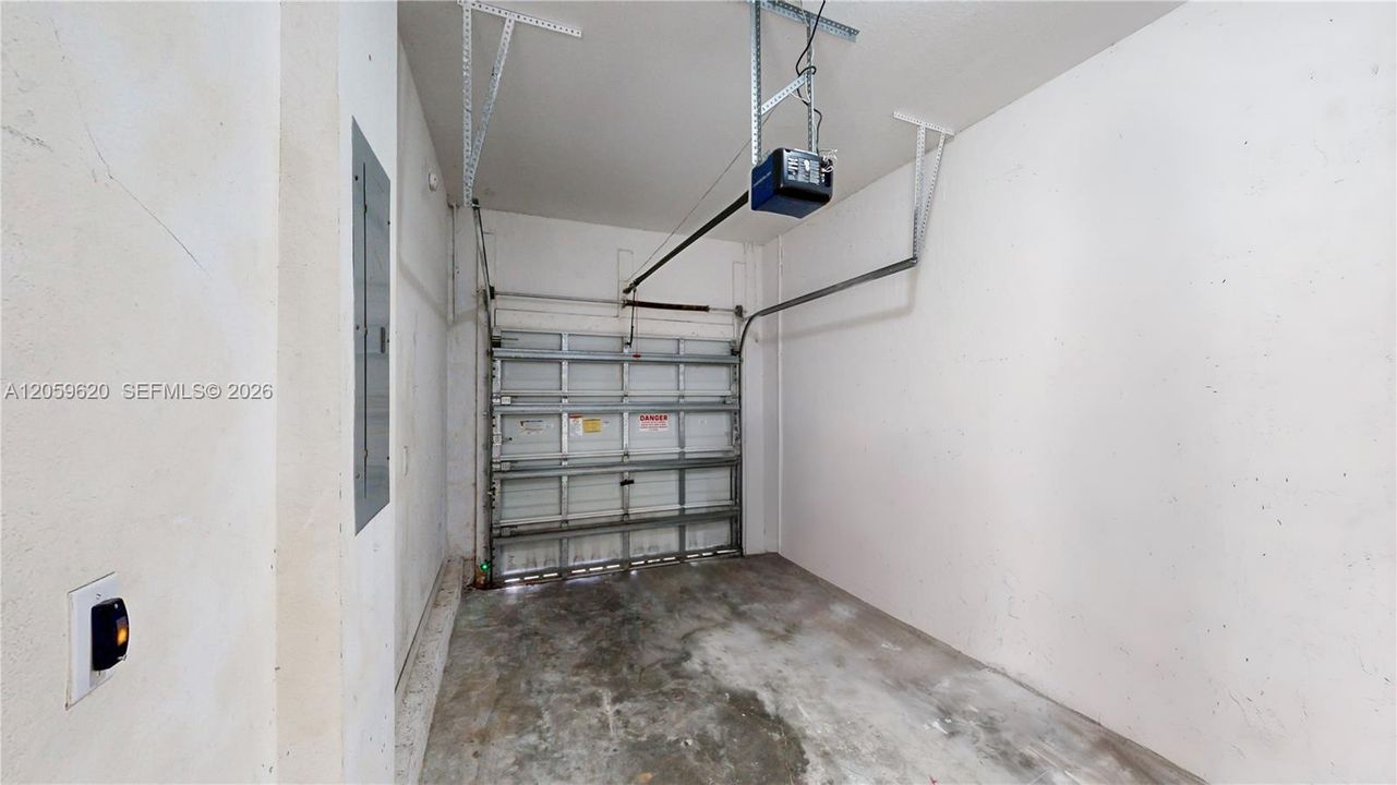 На продажу: $329,900 (4 спален, 3 ванн, 1592 Квадратных фут)