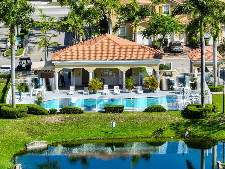 На продажу: $329,900 (4 спален, 3 ванн, 1592 Квадратных фут)