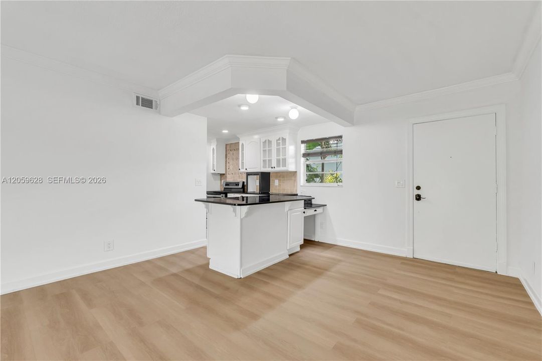 На продажу: $180,000 (1 спален, 1 ванн, 656 Квадратных фут)