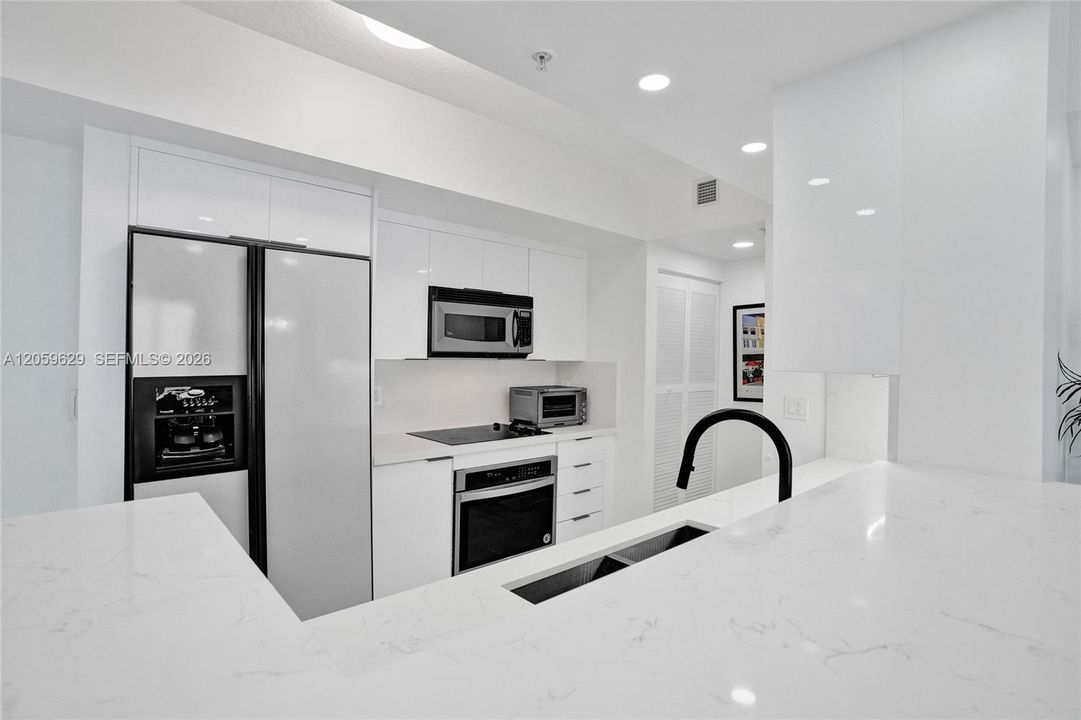 В аренду: $4,500 (2 спален, 2 ванн, 1178 Квадратных фут)