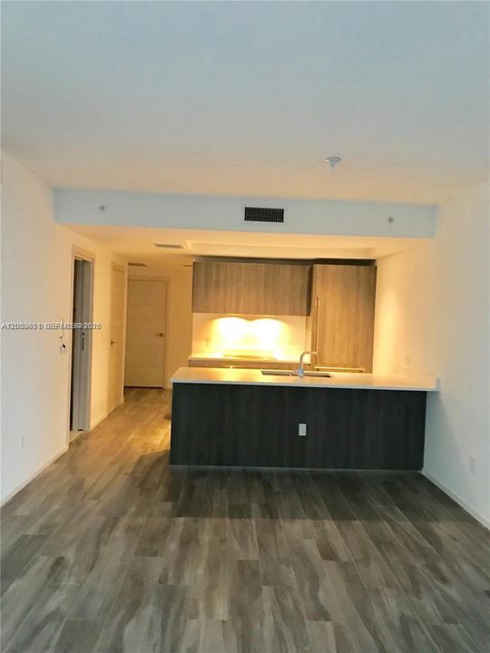 В аренду: $3,900 (1 спален, 2 ванн, 866 Квадратных фут)