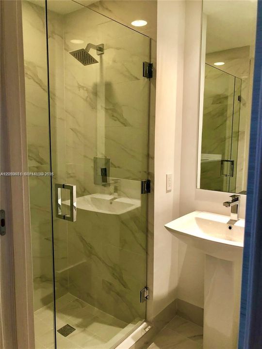 В аренду: $3,900 (1 спален, 2 ванн, 866 Квадратных фут)