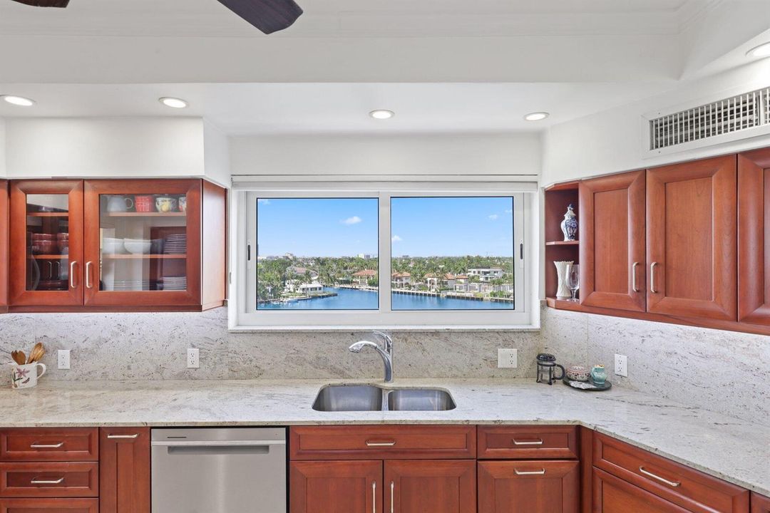 333 Sunset Dr 501