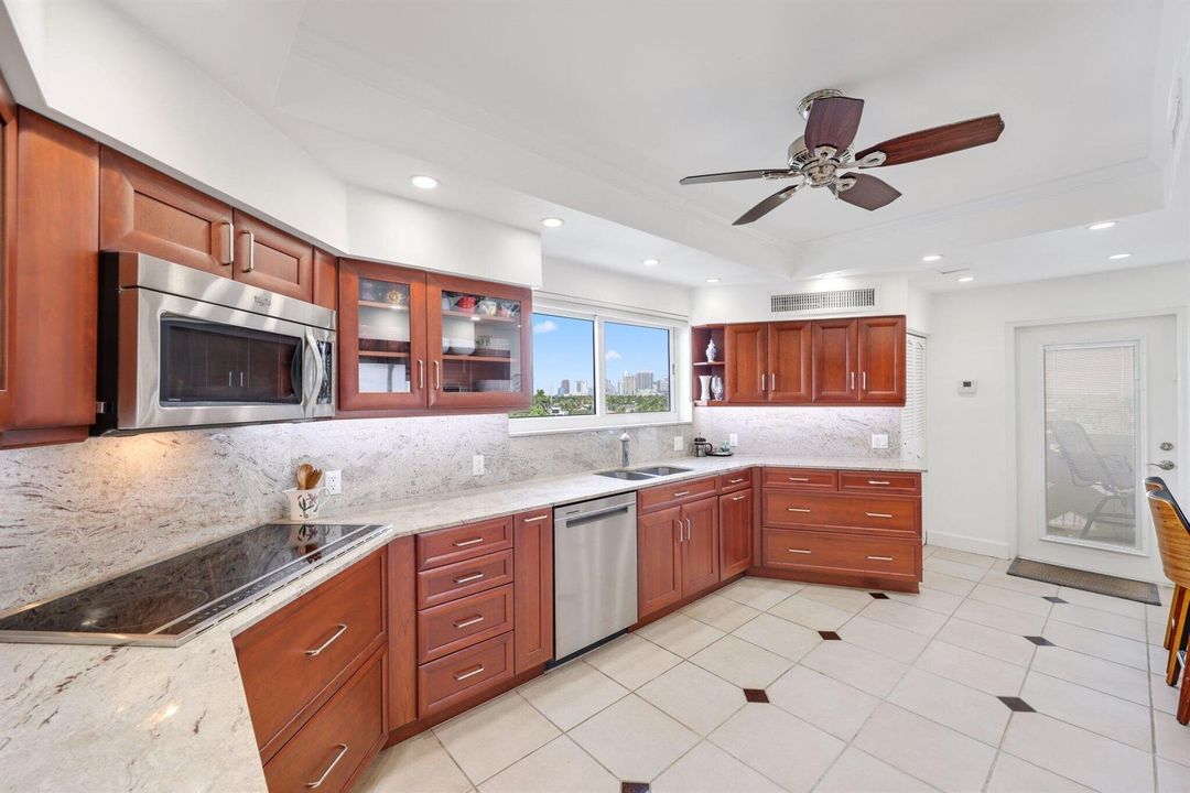 333 Sunset Dr 501