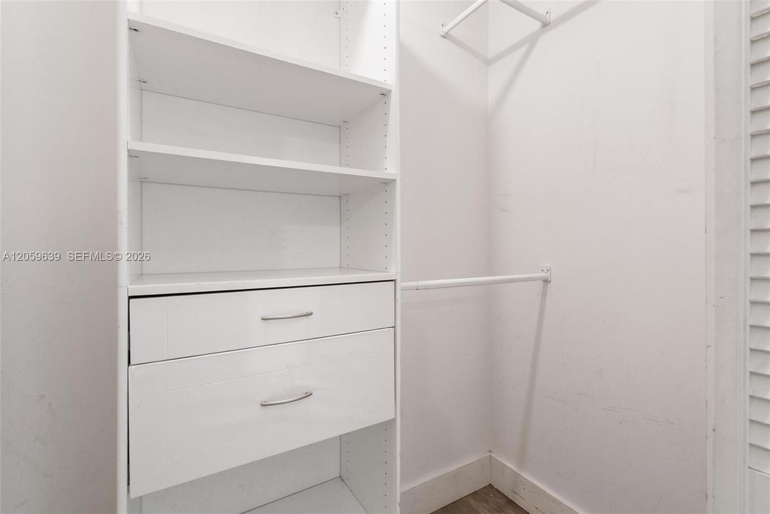 В аренду: $4,500 (2 спален, 2 ванн, 1072 Квадратных фут)