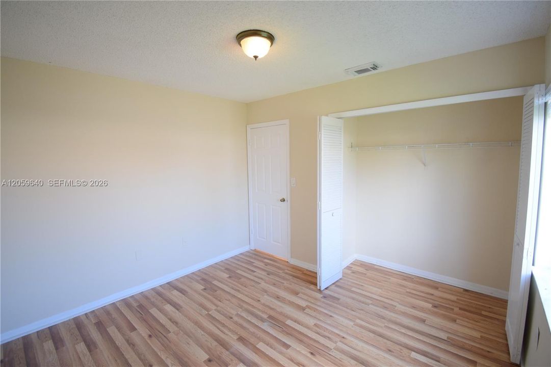 В аренду: $3,400 (3 спален, 2 ванн, 1640 Квадратных фут)