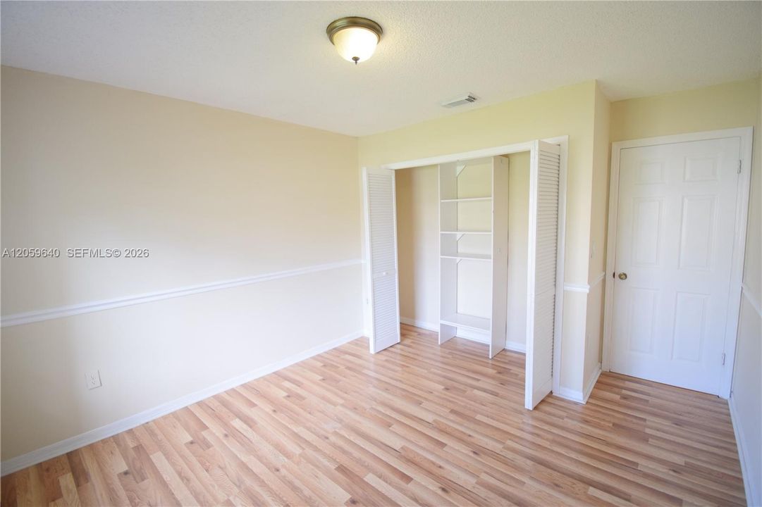 В аренду: $3,400 (3 спален, 2 ванн, 1640 Квадратных фут)