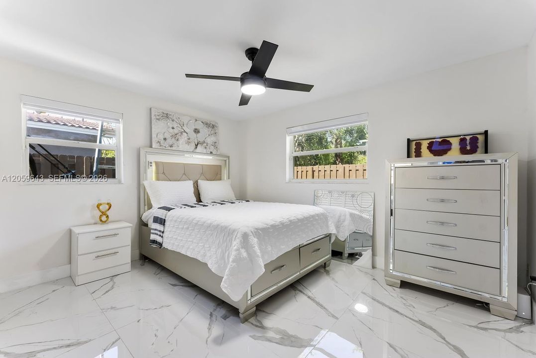 En Venta: $640,000 (3 camas, 2 baños, 1590 Pies cuadrados)
