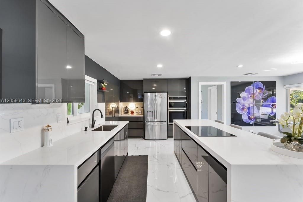 En Venta: $640,000 (3 camas, 2 baños, 1590 Pies cuadrados)