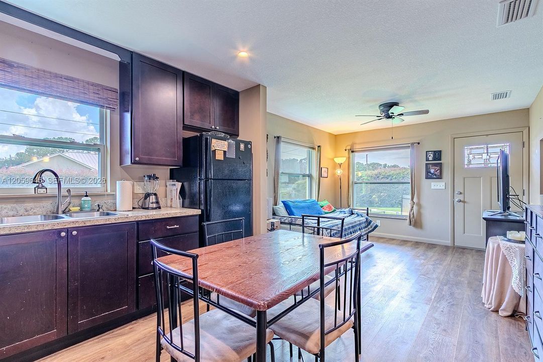 На продажу: $699,900 (4 спален, 3 ванн, 3138 Квадратных фут)