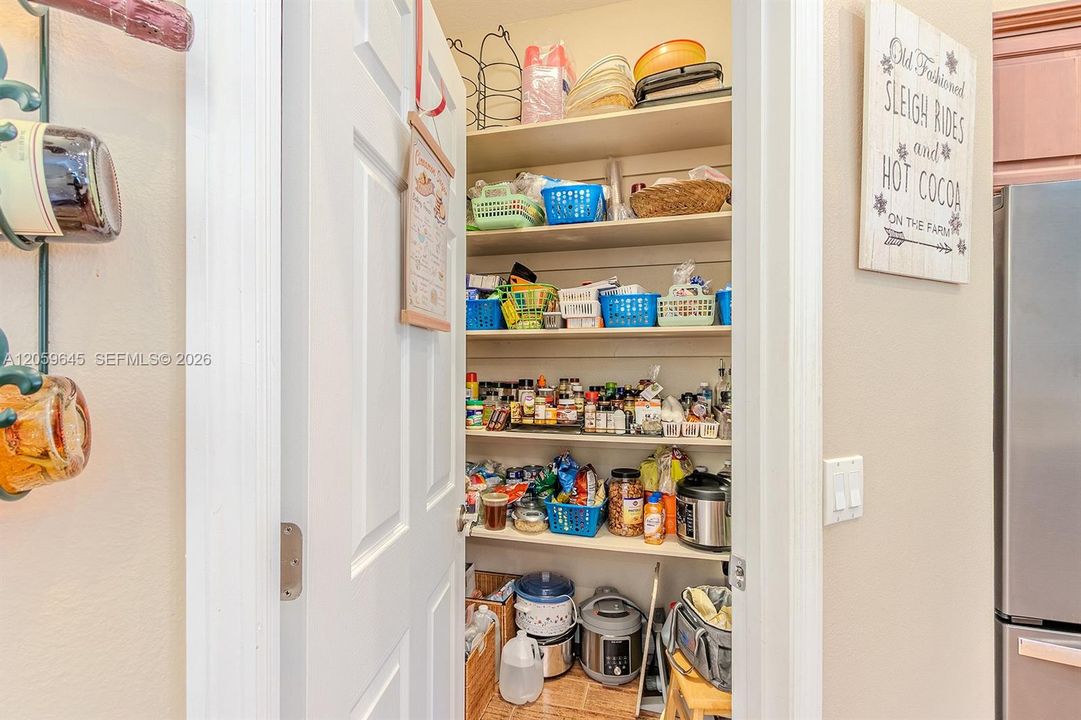 На продажу: $699,900 (4 спален, 3 ванн, 3138 Квадратных фут)