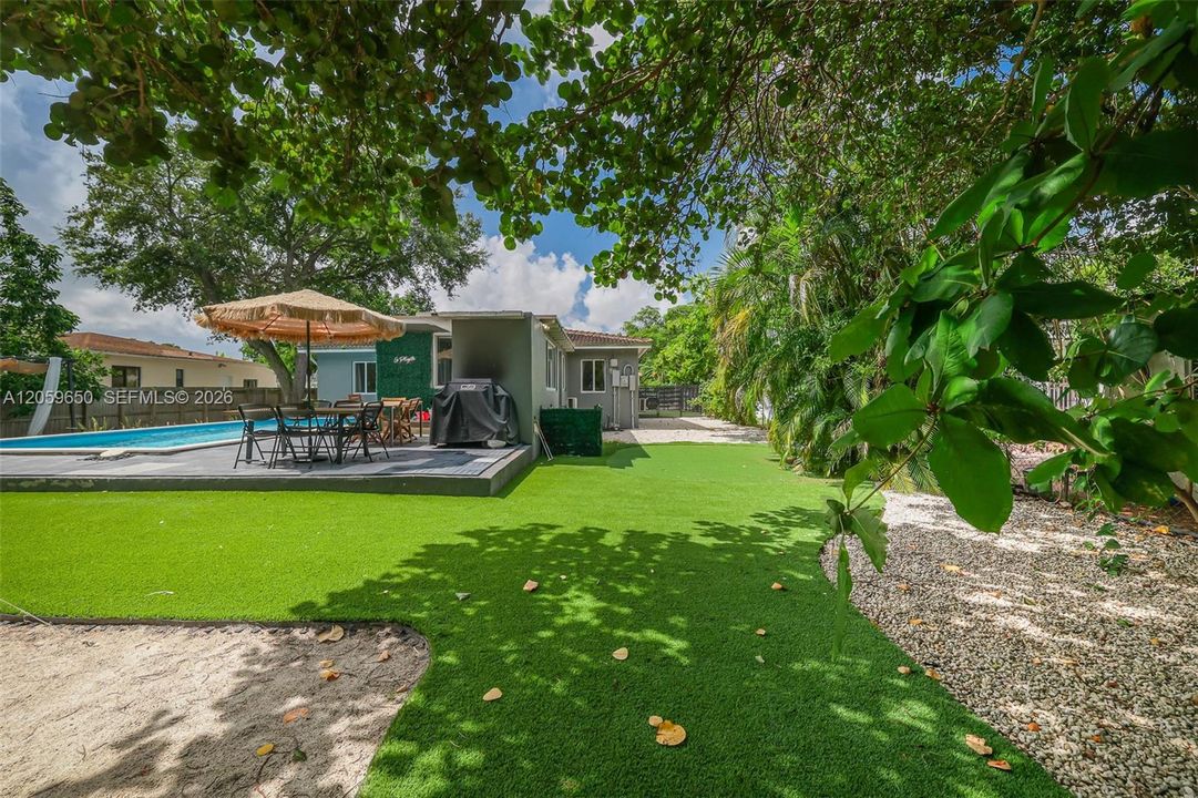 For Sale: $860,000 (4 beds, 2 baths, 1320 Square Feet)