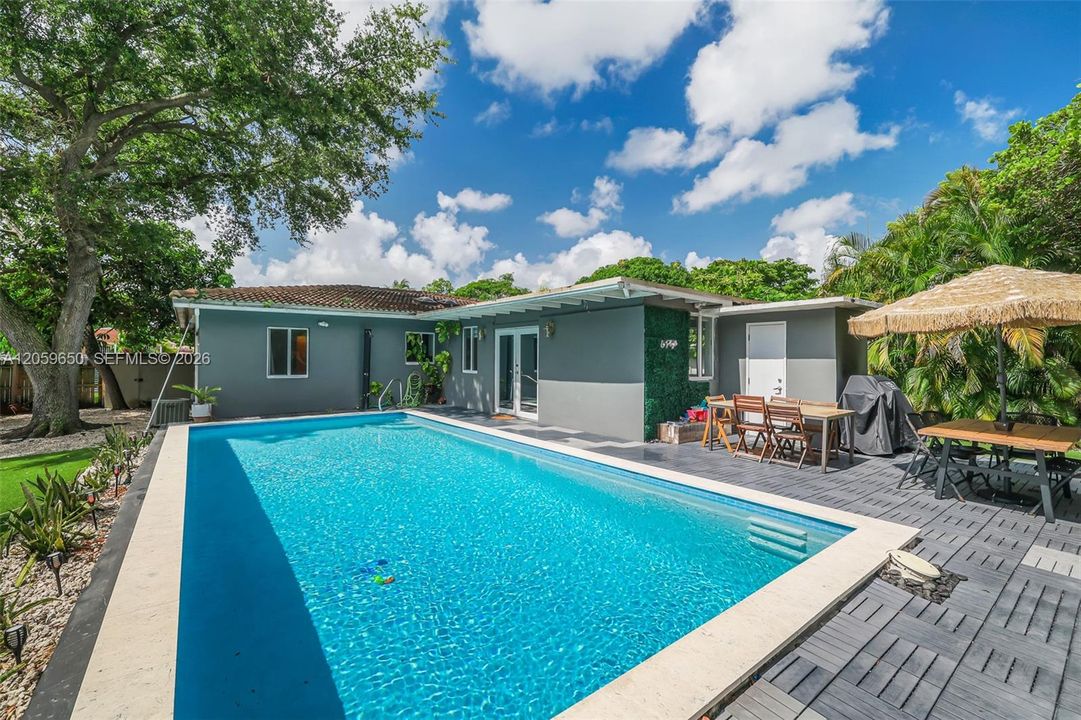 For Sale: $860,000 (4 beds, 2 baths, 1320 Square Feet)