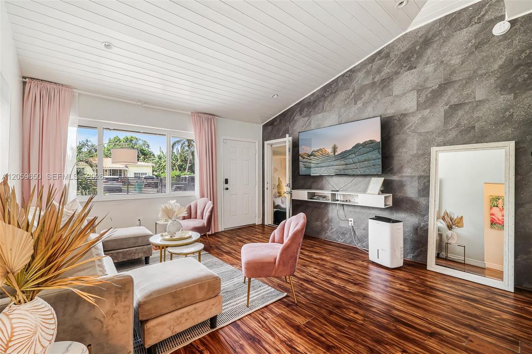 For Sale: $860,000 (4 beds, 2 baths, 1320 Square Feet)