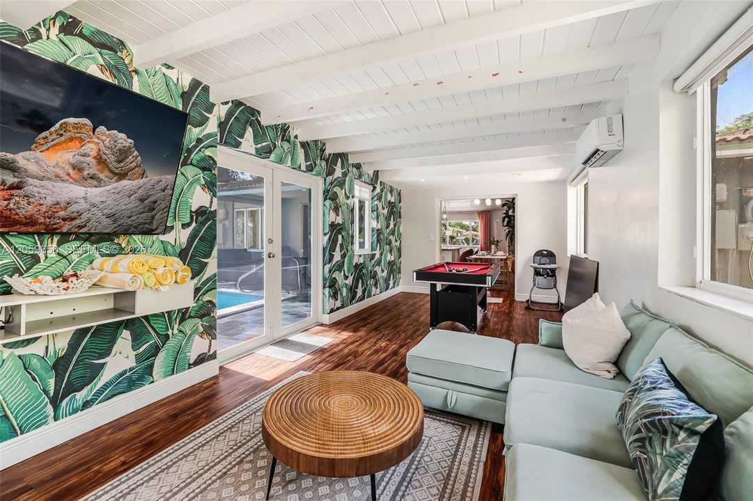 For Sale: $860,000 (4 beds, 2 baths, 1320 Square Feet)