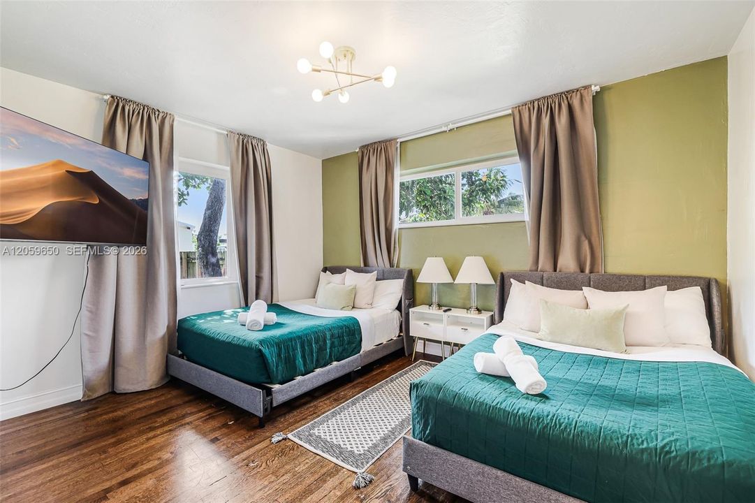 For Sale: $860,000 (4 beds, 2 baths, 1320 Square Feet)