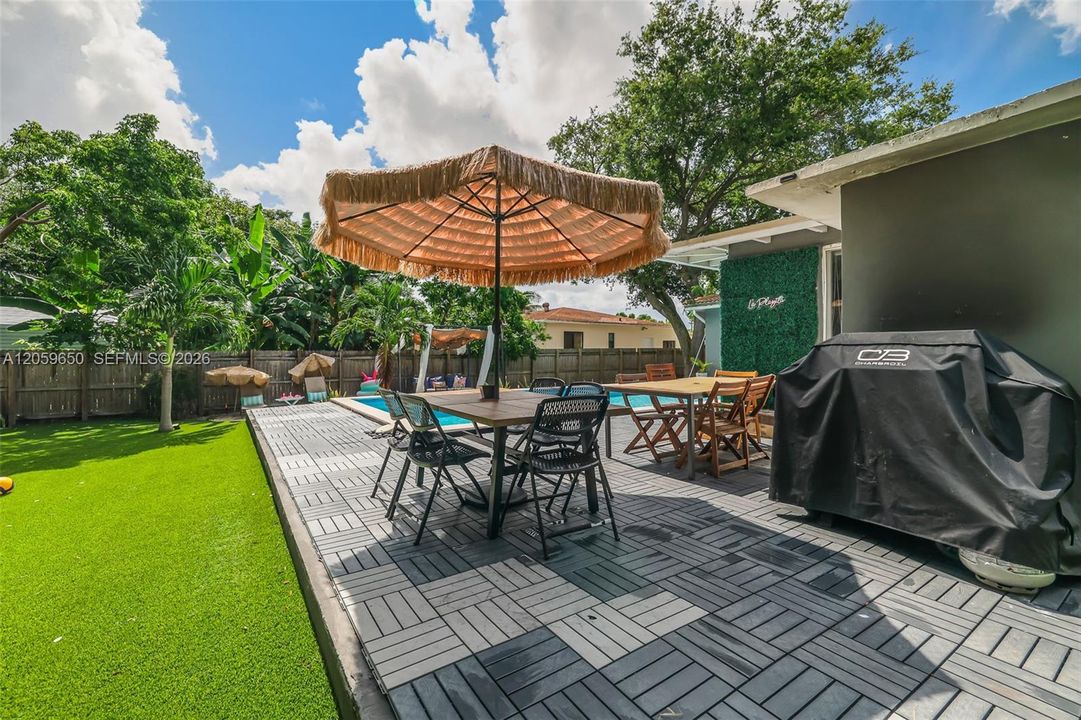 For Sale: $860,000 (4 beds, 2 baths, 1320 Square Feet)