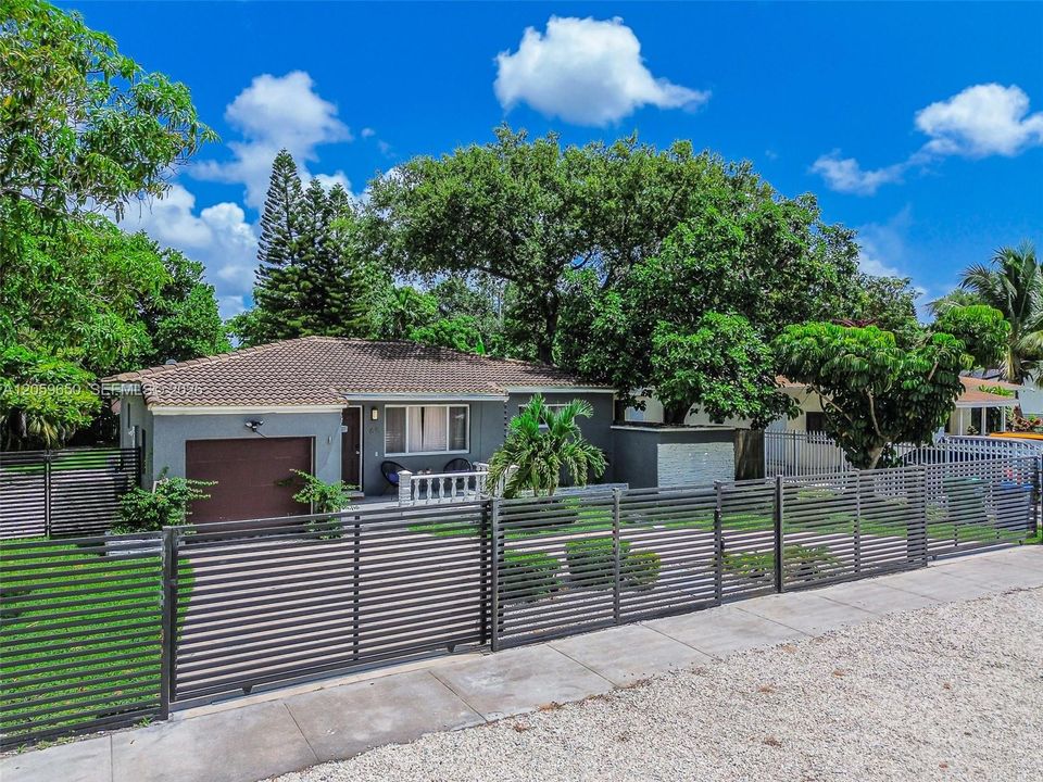 For Sale: $860,000 (4 beds, 2 baths, 1320 Square Feet)