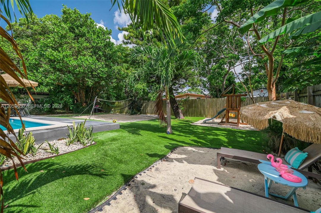 For Sale: $860,000 (4 beds, 2 baths, 1320 Square Feet)