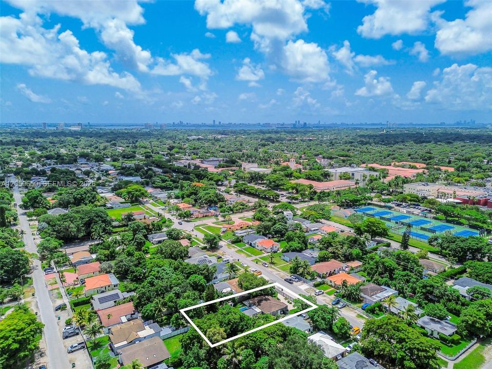 For Sale: $860,000 (4 beds, 2 baths, 1320 Square Feet)