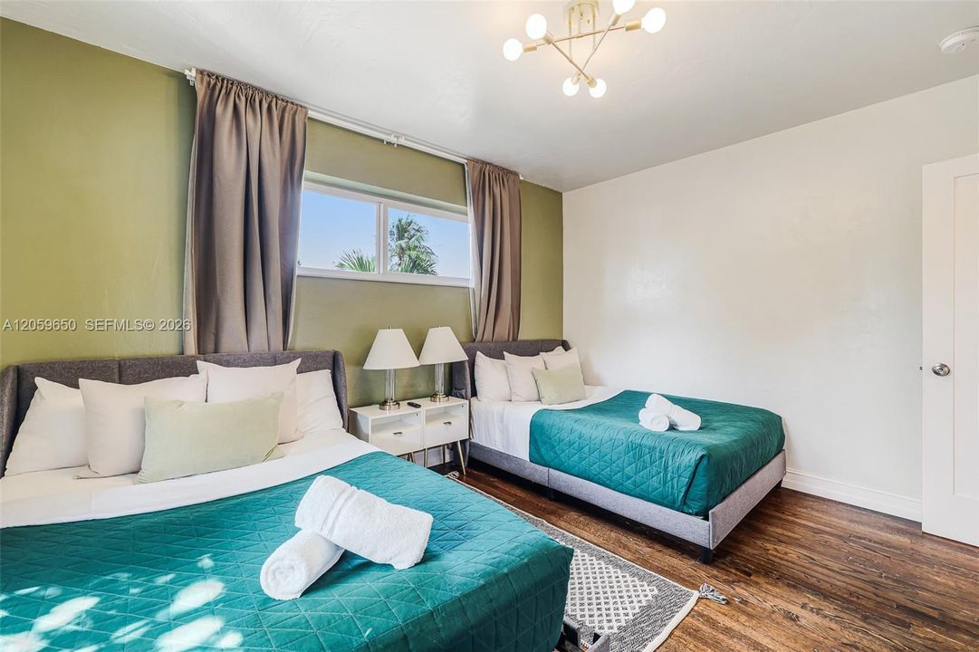 For Sale: $860,000 (4 beds, 2 baths, 1320 Square Feet)