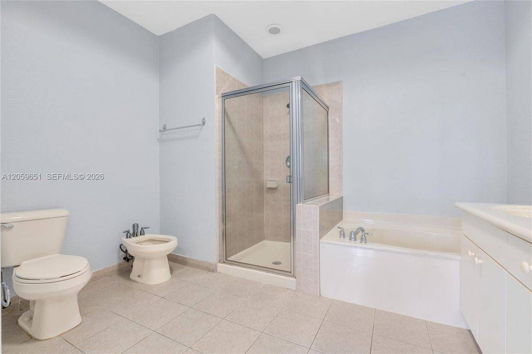 Под контрактом: $499,000 (3 спален, 2 ванн, 1776 Квадратных фут)