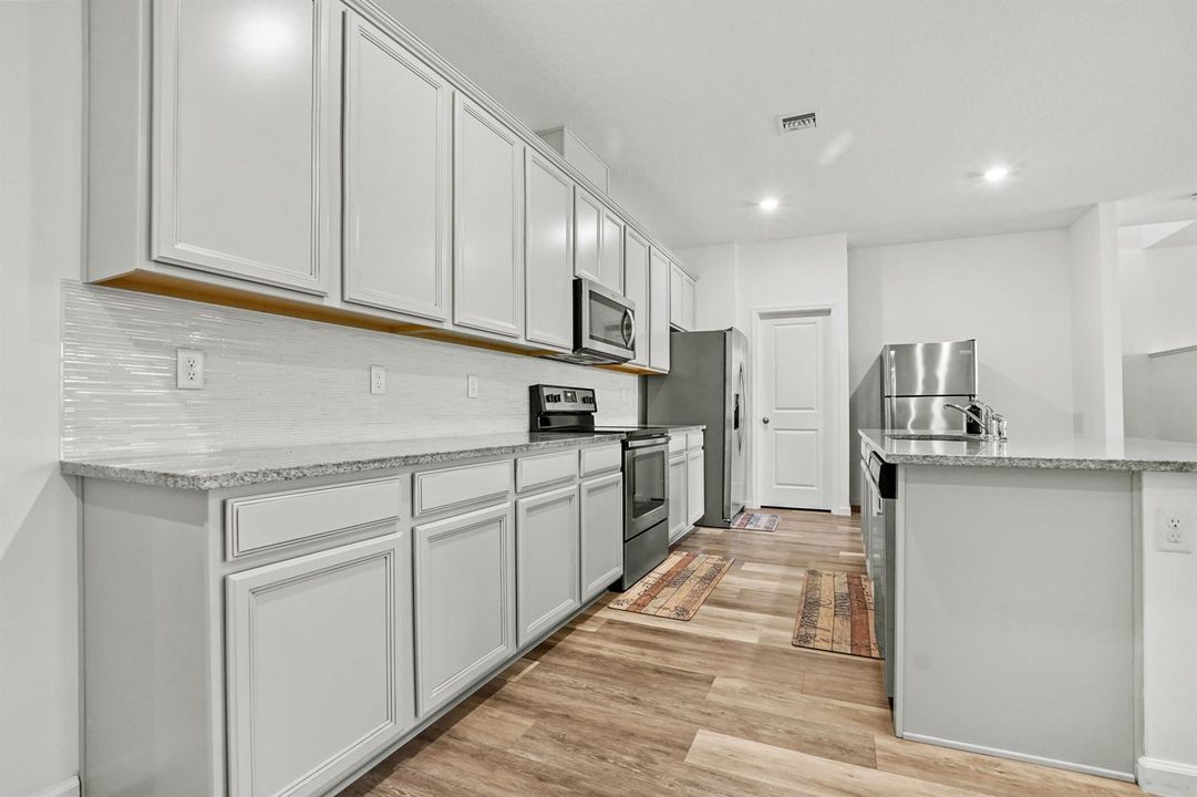 10 Kitchen 03
