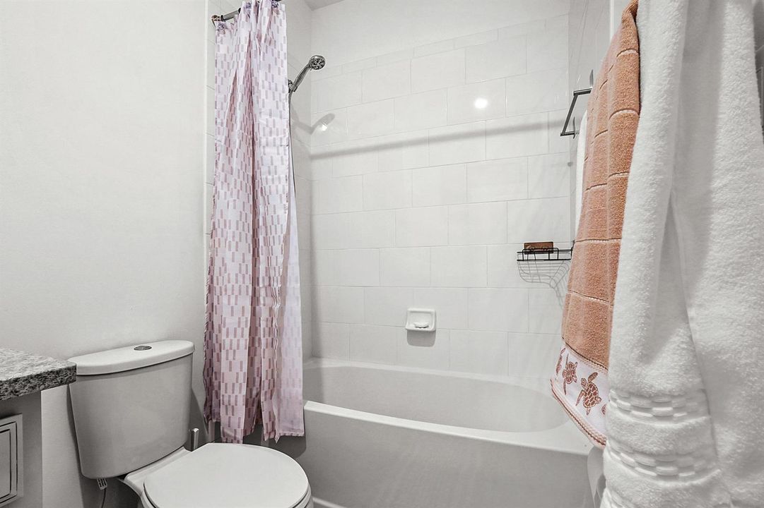 29 Bathroom 02