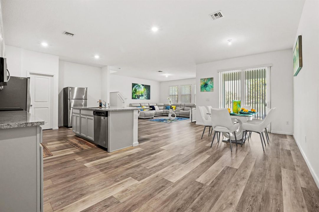 10 Kitchen 01