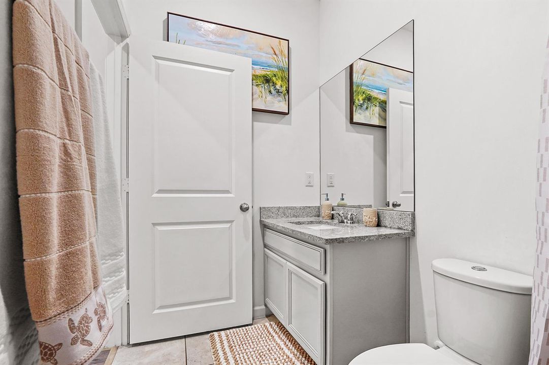 28 Bathroom 01