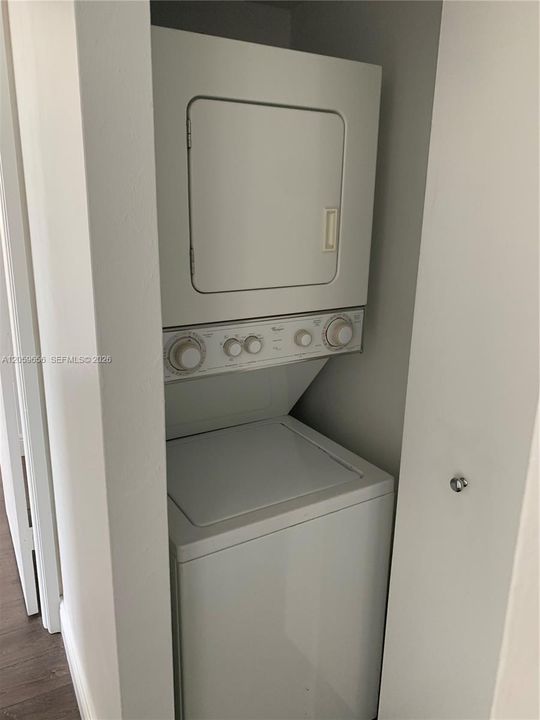 En Venta: $449,000 (2 camas, 2 baños, 990 Pies cuadrados)