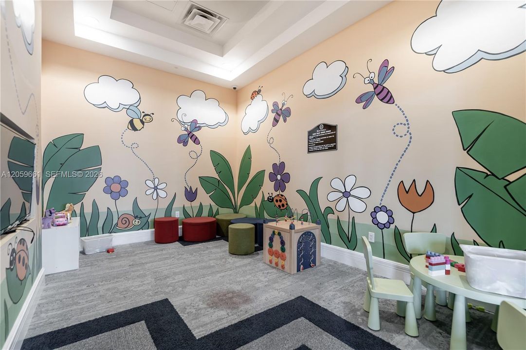 На продажу: $749,900 (5 спален, 3 ванн, 2436 Квадратных фут)