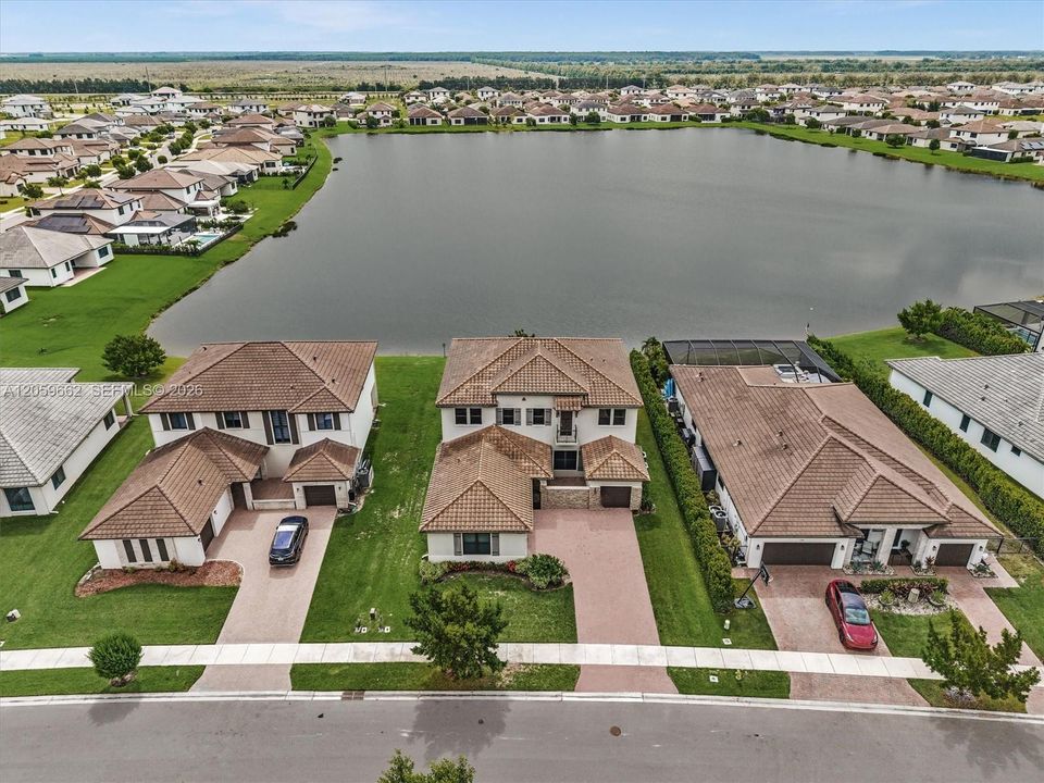 На продажу: $749,900 (5 спален, 4 ванн, 0 Квадратных фут)