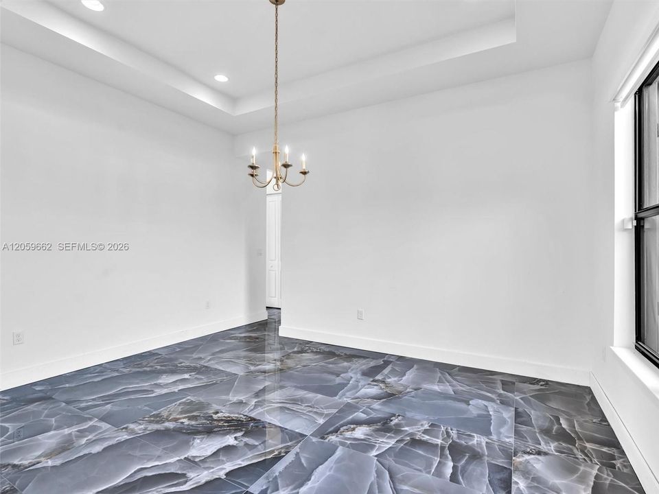 На продажу: $749,900 (5 спален, 4 ванн, 0 Квадратных фут)