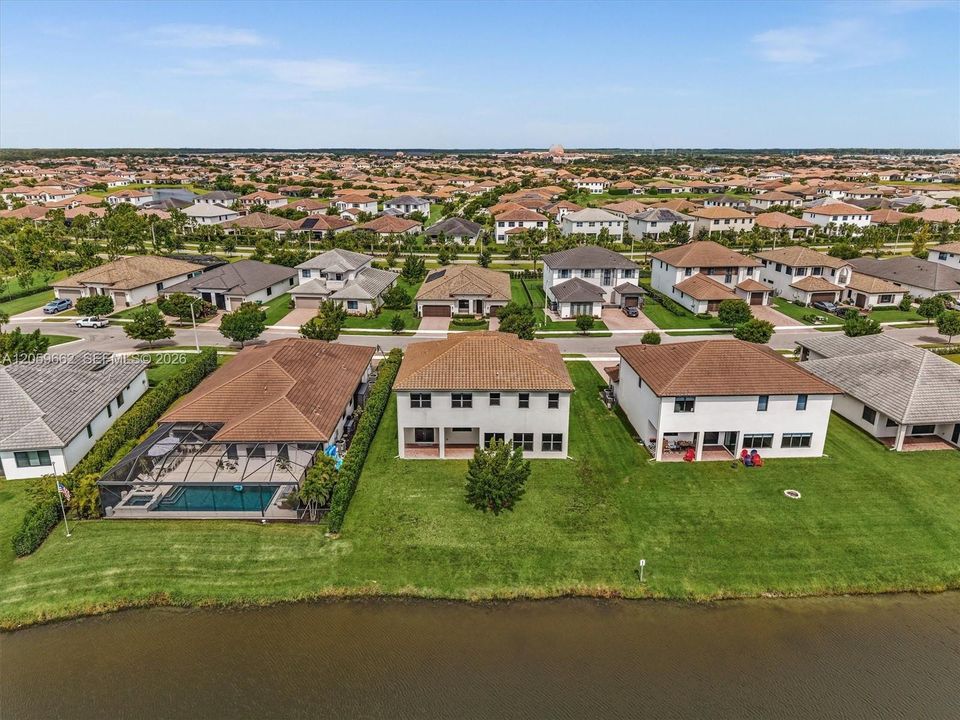 На продажу: $749,900 (5 спален, 4 ванн, 0 Квадратных фут)
