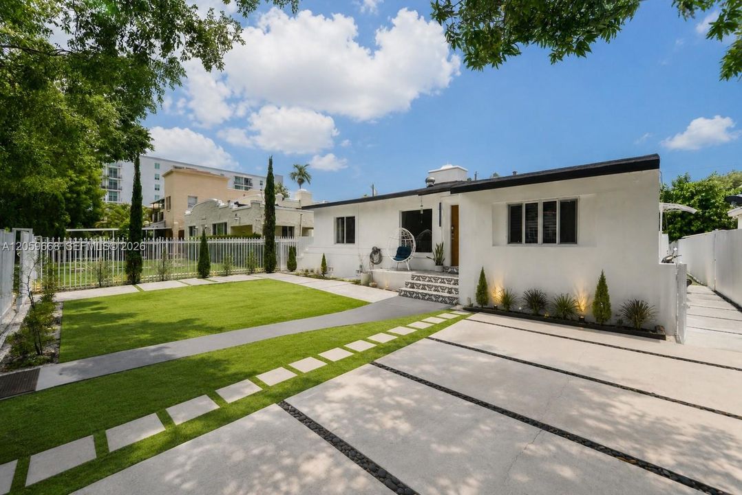 На продажу: $640,000 (3 спален, 2 ванн, 1328 Квадратных фут)