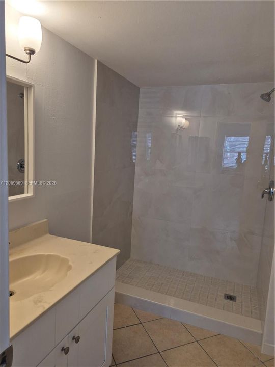 В аренду: $2,450 (2 спален, 2 ванн, 1000 Квадратных фут)