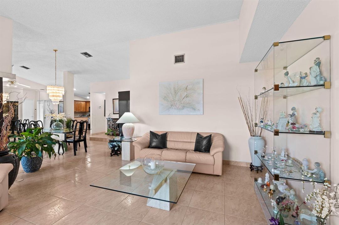13-web-or-mls-A7404560
