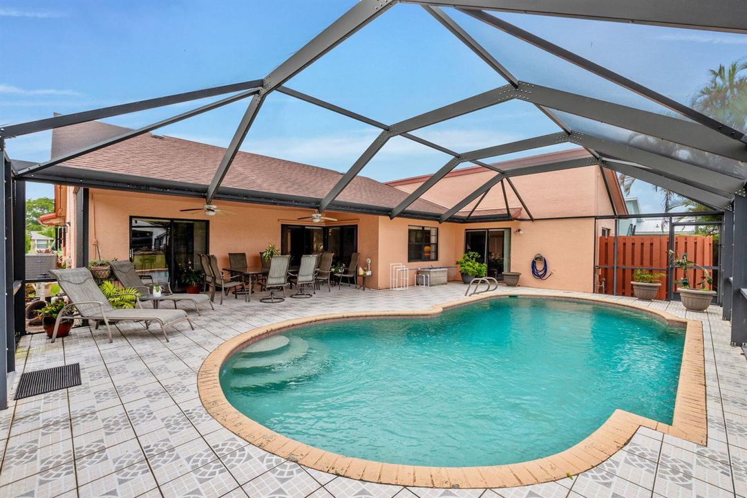 44-web-or-mls-A7404529