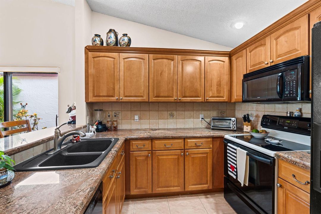 20-web-or-mls-A7404614