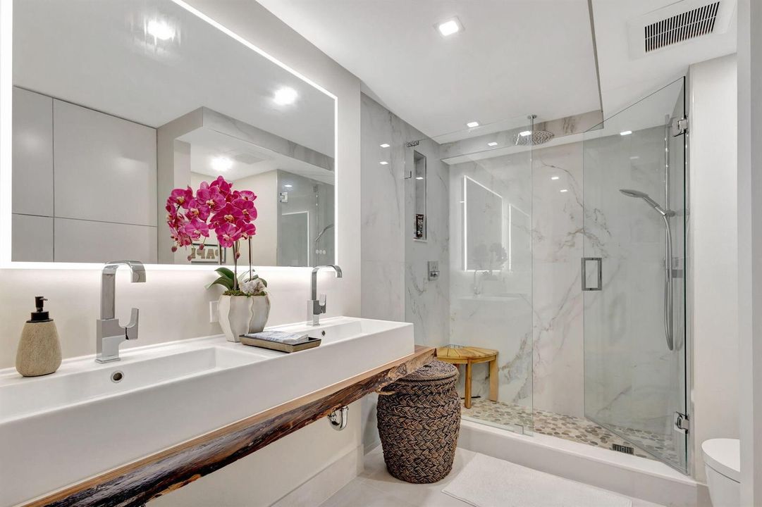 5460 N Ocean Drive 7c
